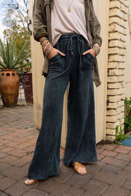 Robin Relaxing Wide Leg Pant