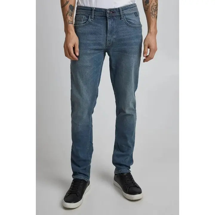 Aaron Slim Straight Jeans