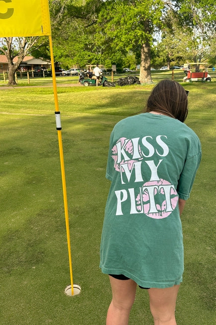 Kiss My Putt Tee