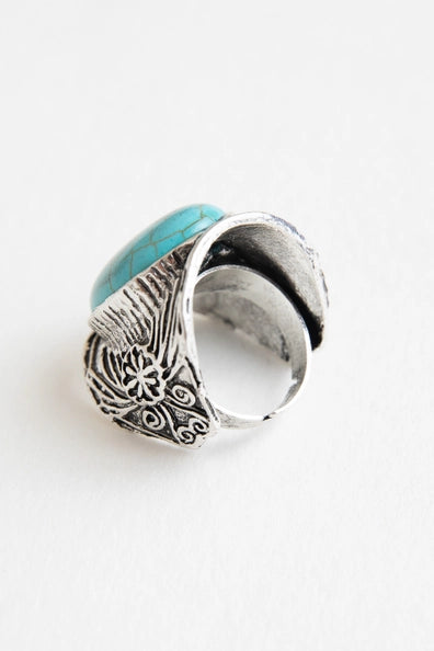 Vada Floral Engraged Round Turquoise Ring